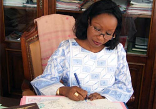 Données personnelles:  Après le feu vert du Premier ministre, Mme Awa Ndiaye  livre Snxxxx…porno à l’Artp