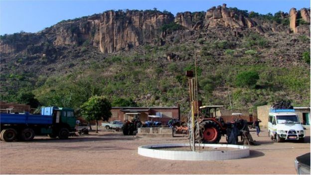 La maison de Sissoko Foutanga dit Babani, près des frontières du Mali avec le Sénégal et la Guinée. La maison de Sissoko Foutanga dit Babani, près des frontières du Mali avec le Sénégal et la Guinée.