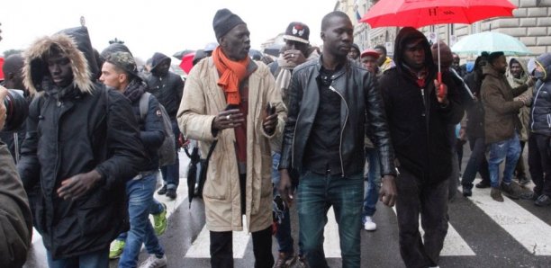(Photos + Vidéo) : Les Modou Modou manifestent leur colère après la mort de Idy Diène en Italie