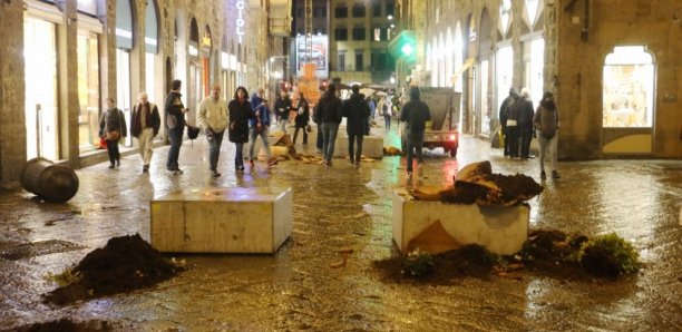 (Photos + Vidéo) : Les Modou Modou manifestent leur colère après la mort de Idy Diène en Italie