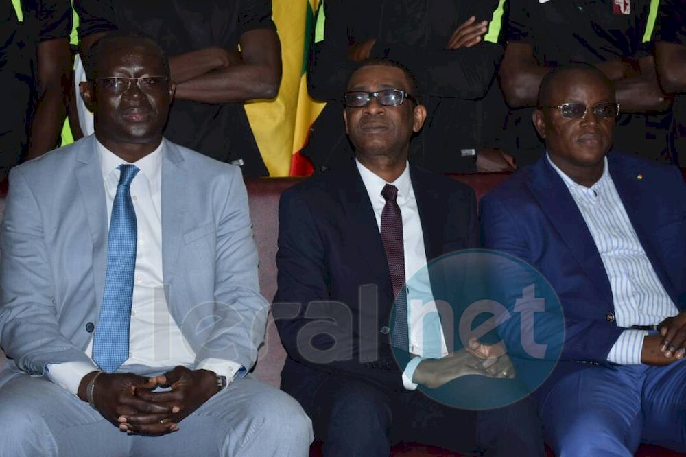Photos: Youssou Ndour galvanise Génération Foot à Deni Biram Ndao...avant le match contre Horoya AC