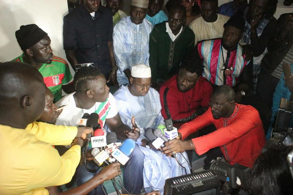 (7 photos) – Roi des arènes, Pikine à l’unisson plébiscite Eumeu