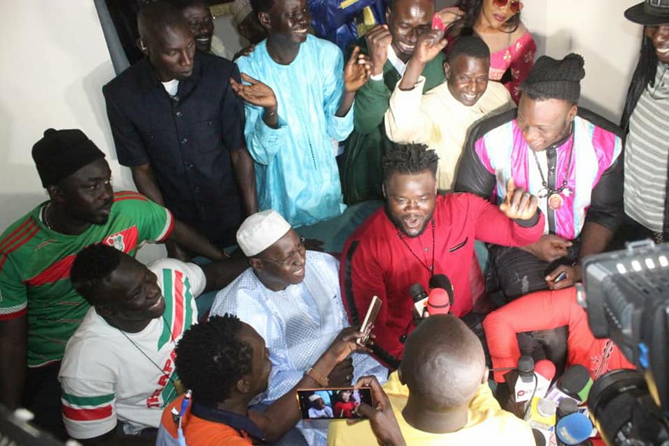 (7 photos) – Roi des arènes, Pikine à l’unisson plébiscite Eumeu