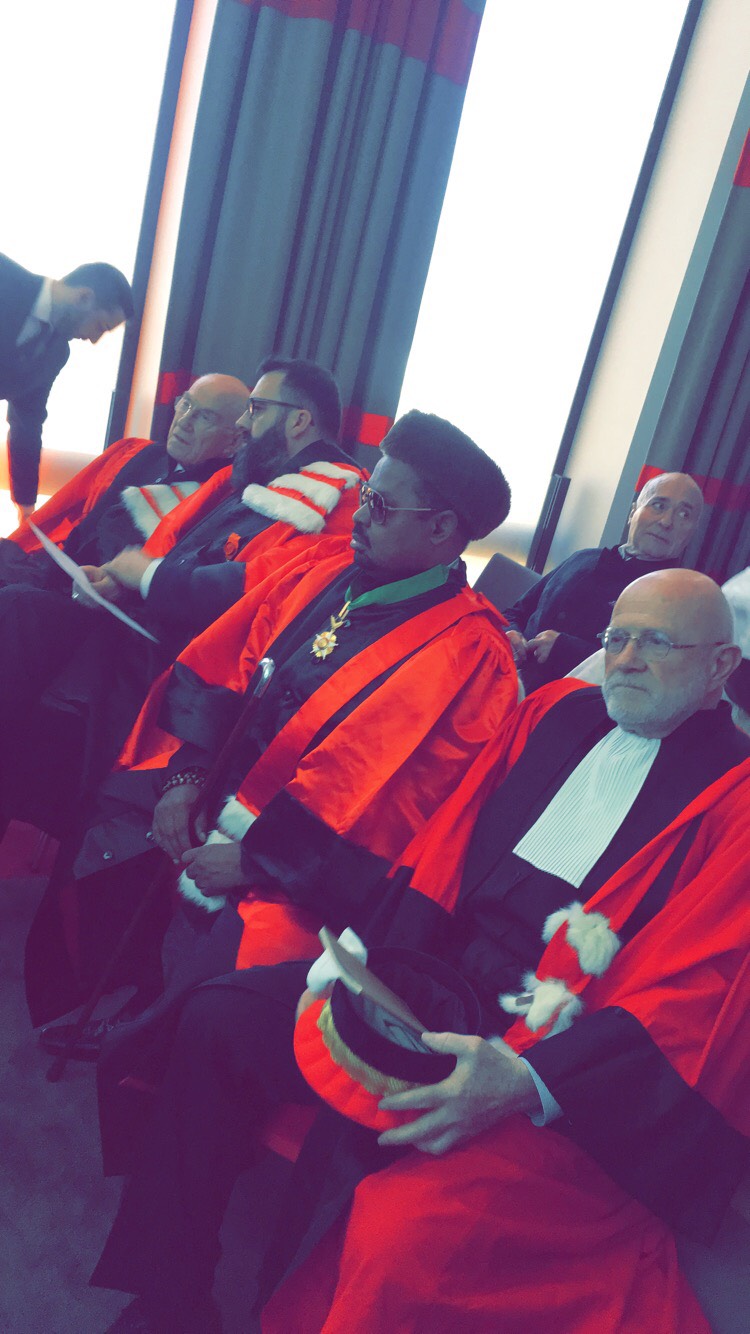 Ahmed Khalifa Niasse fait Docteur Honoris Causa par l'Ecole de Commerce de Lyon et citoyen d'honneur par la Mairie