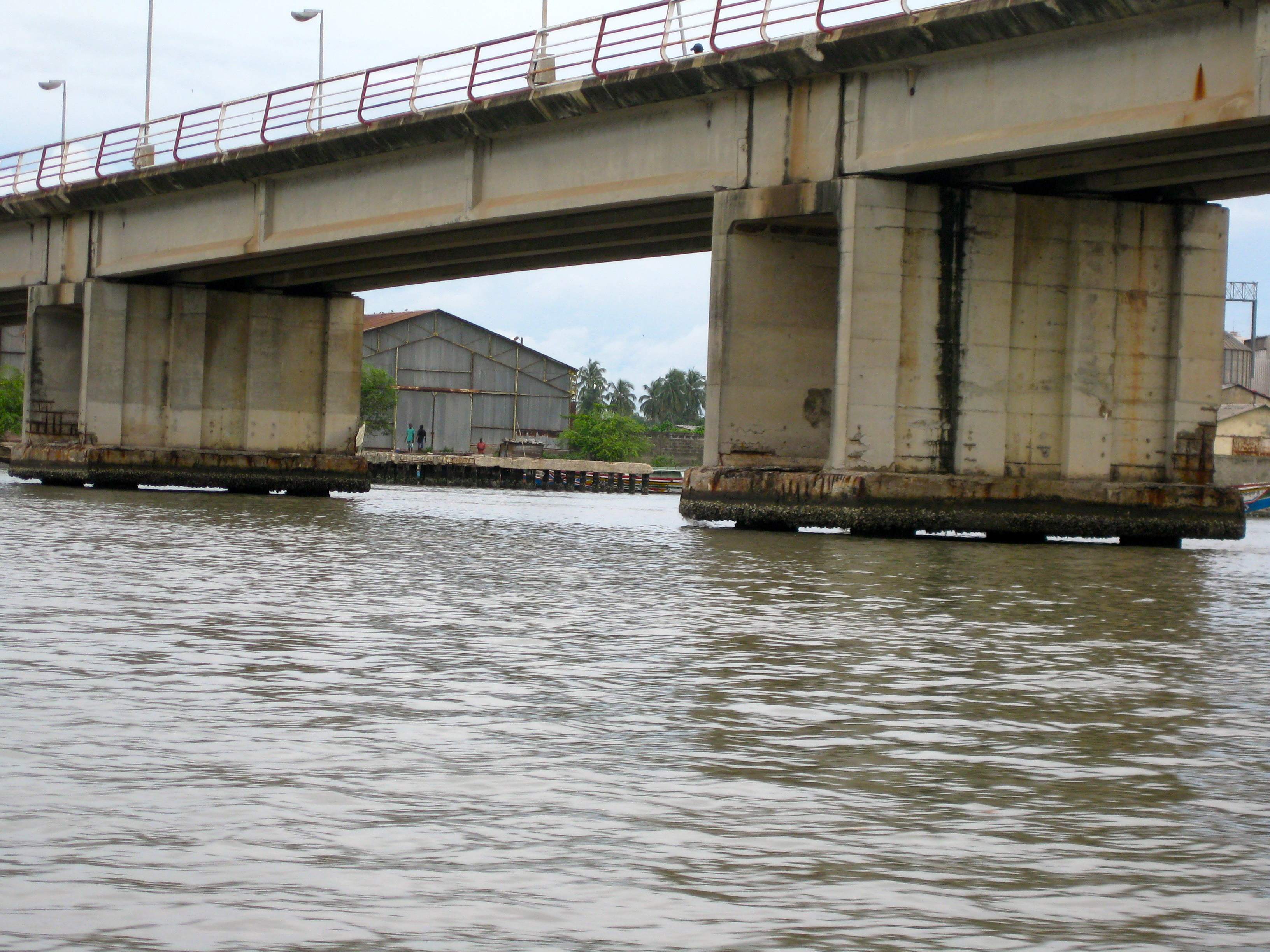 Arrêt sur images- Le Pont Emile Badiane de Ziguinchor menace de s'écrouler Arrêt sur images- Le Pont Emile Badiane de Ziguinchor menace de s'écrouler