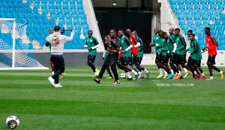 Mondial 2018 : Black M tourne un clip avec "Lions"