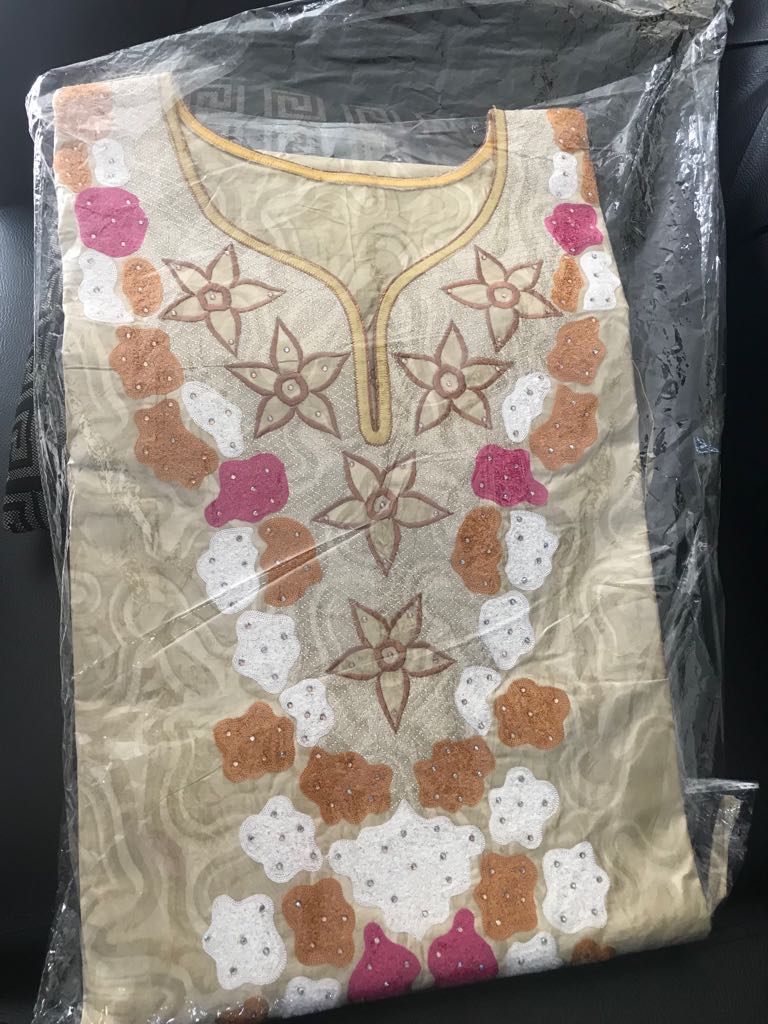 Diouma Séne de Mandel Couture vend ses habits en Europe 