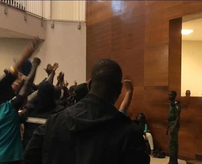 Direct-Palais de justice de Dakar: Forte mobilisation au procès Barthélemy Dias