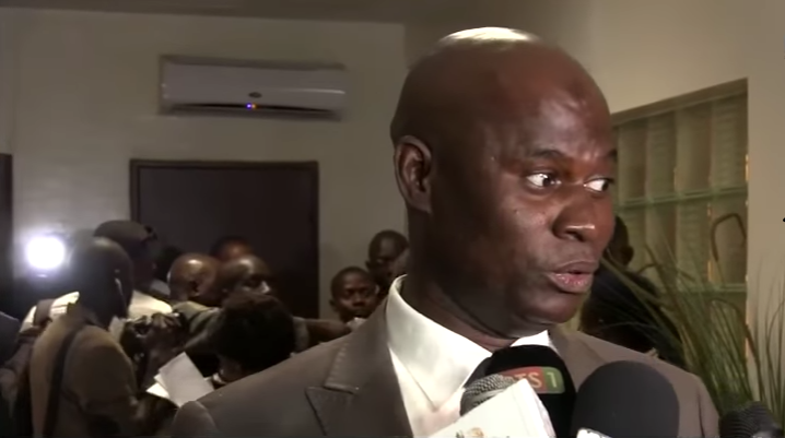 Ousmane Faye avertit « Y en a marre » : « Dans une démocratie, une majorité ne s’incline pas devant une minorité »