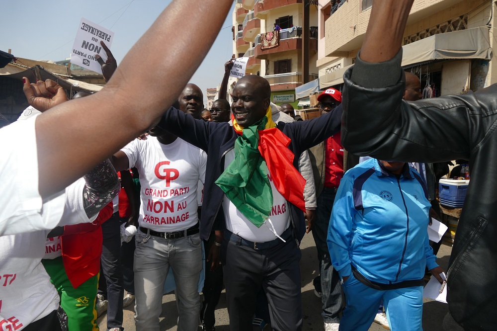 Manifestation contre le parrainage: Gackou livre "un avant-goût" et se heurte aux forces de l’ordre à la place de l’Indépendance