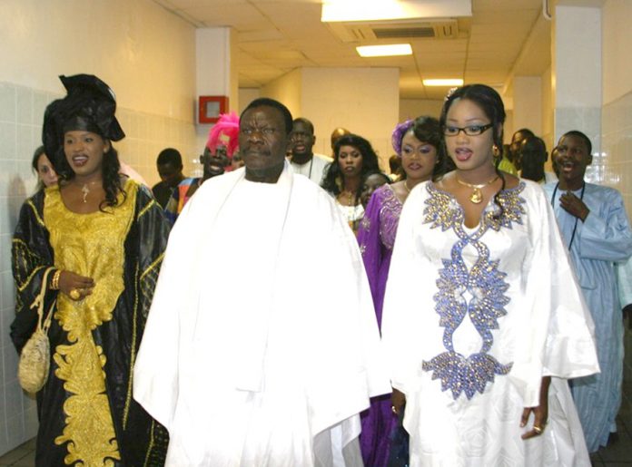 ( Vidéo) Thiant du 17 Avril : Le petit Déjeuner Royal de Cheikh Bethio avec Sokhna Aïda Diallo…