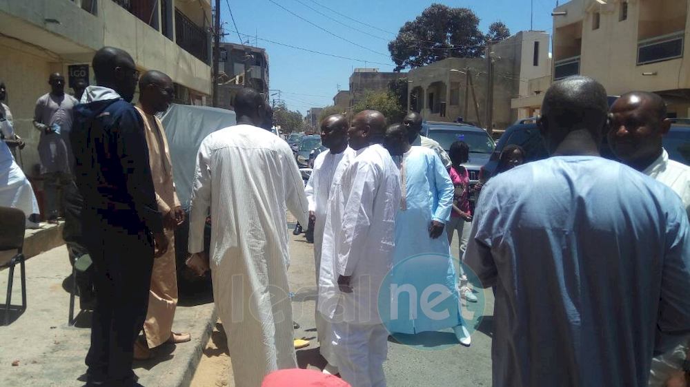 Incognito, le ministre de l'Intérieur, Aly Ngouille Ndiaye présente ses condoléances à la famille Lö à Grand-Yoff