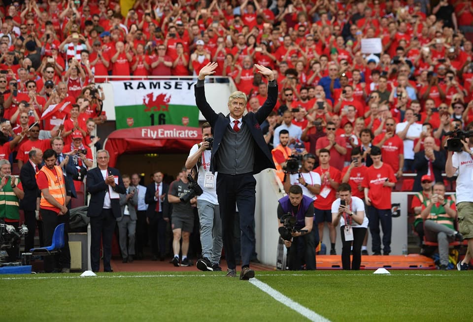 PHOTOS - Magnifique hommage à Arsène Wenger pour son dernier match à l'Emirates Stadium.