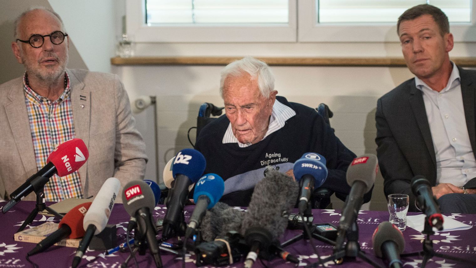 Âgé de 104 ans, ce scientifique australien se donne la mort parce...