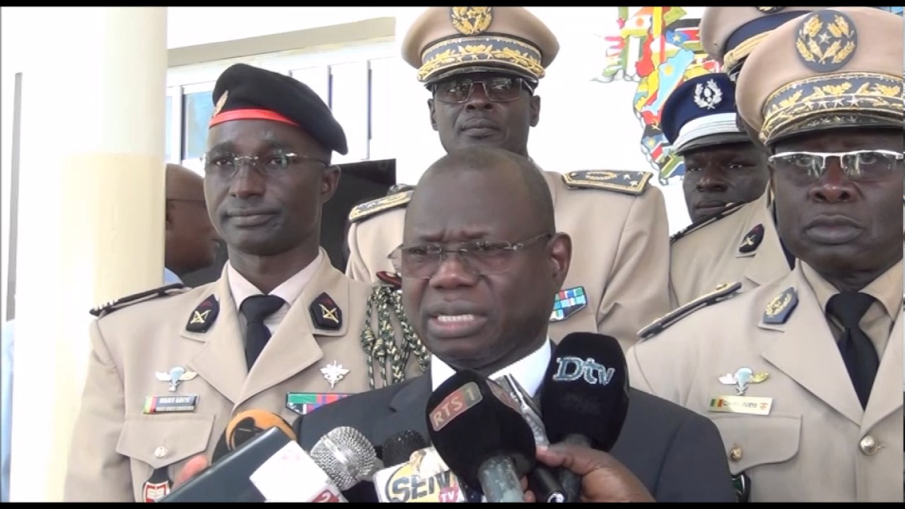 Le ministre des Forces armées lave ses hommes: « ce sont les étudiants qui ont attaqué les gendarmes »