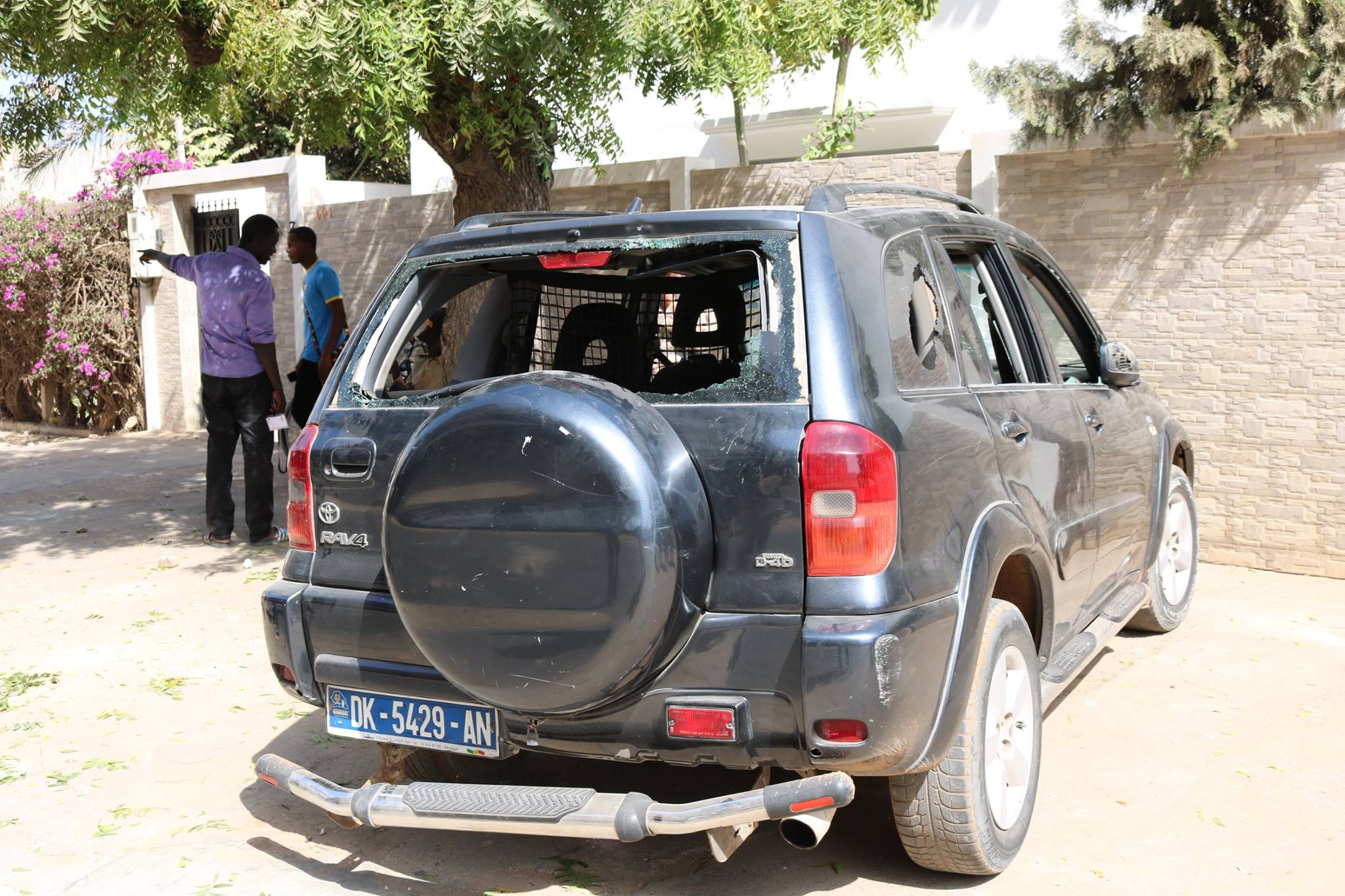 Affrontements entre policiers et étudiants sur l’avenue Cheikh Anta Diop de Dakar...Tout ce que vous n’avez pas vu en images