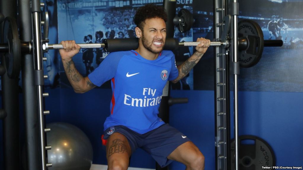 Neymar "bien, à l'aise" lors de son retour à l'entraînement