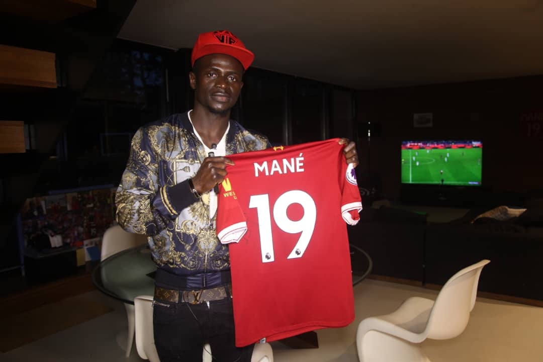 Photos : Sadio Mané et Mame Fatou Ndoye préparent la finale Real-Liverpool Photos : Sadio Mané et Mame Fatou Ndoye préparent la finale Real-Liverpool