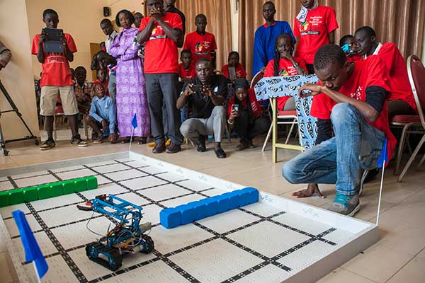13 photos : Sidy Ndao, le chantre de la robotique scolaire en Afrique 