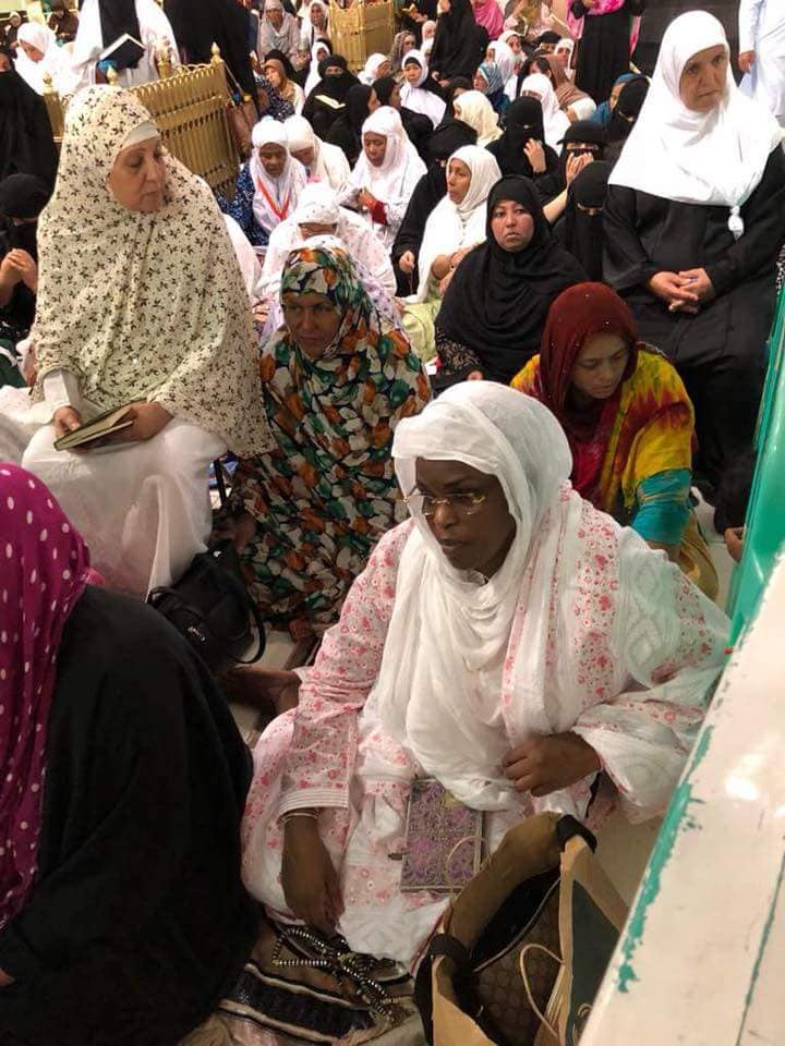 Arrêt sur image: Marieme Faye Sall à la Mecque pour la Oumra