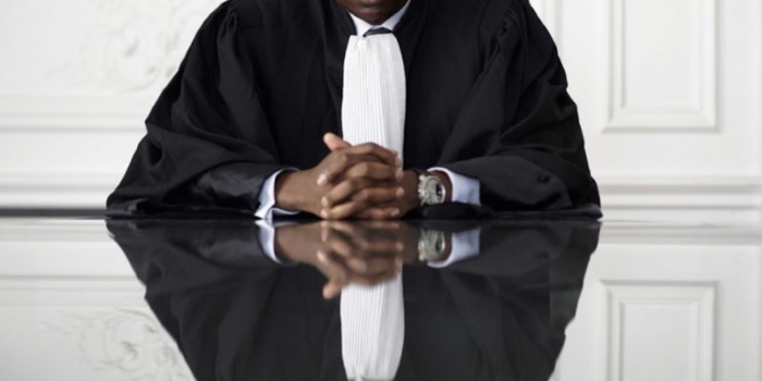 Un célèbre avocat au Barreau de Dakar « suspendu » pour escroquerie…