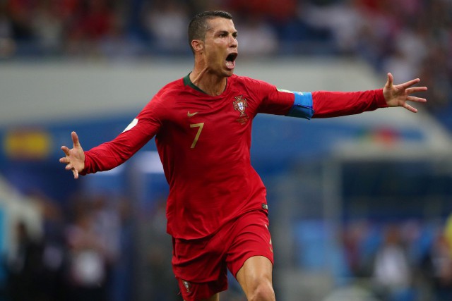Portugal : messie, Martien, divin... La presse internationale s'enflamme pour Ronaldo