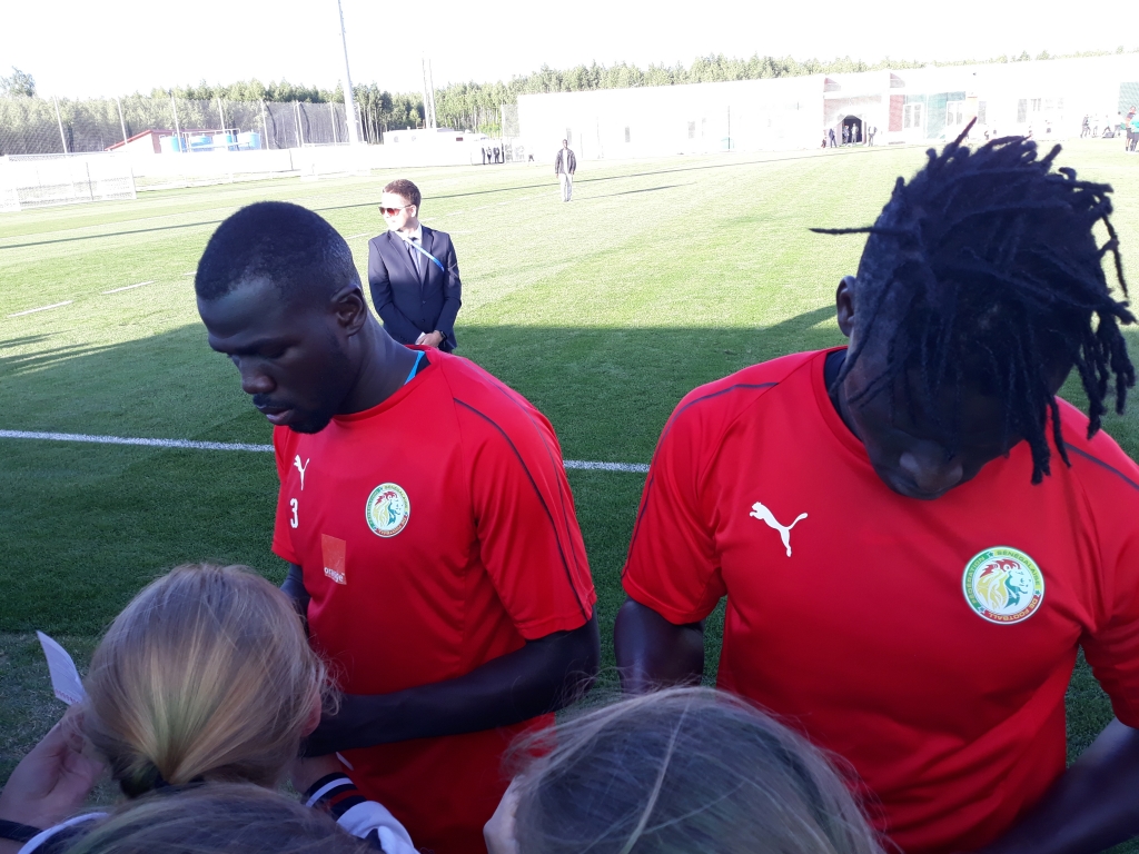 Deuxième séance d’entraînement des "Lions" à Kaluga : des centaines de jeunes au rendez-vous