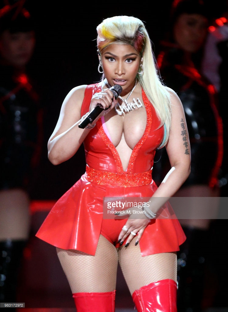 Sur la scène des BET Awards, Nicki Minaj met le paquet