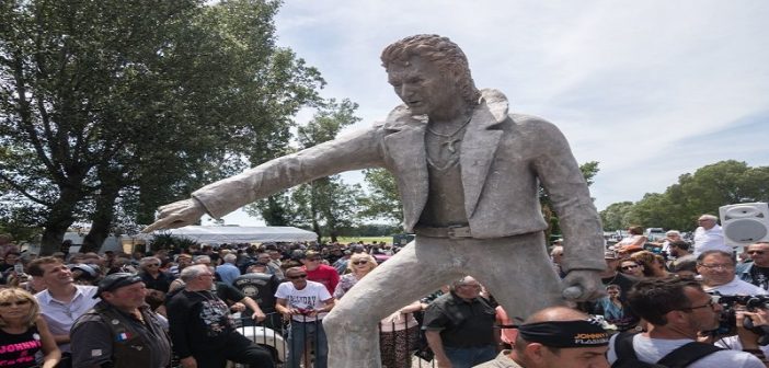 Une statue de Johnny Hallyday déçoit les fans du rocker