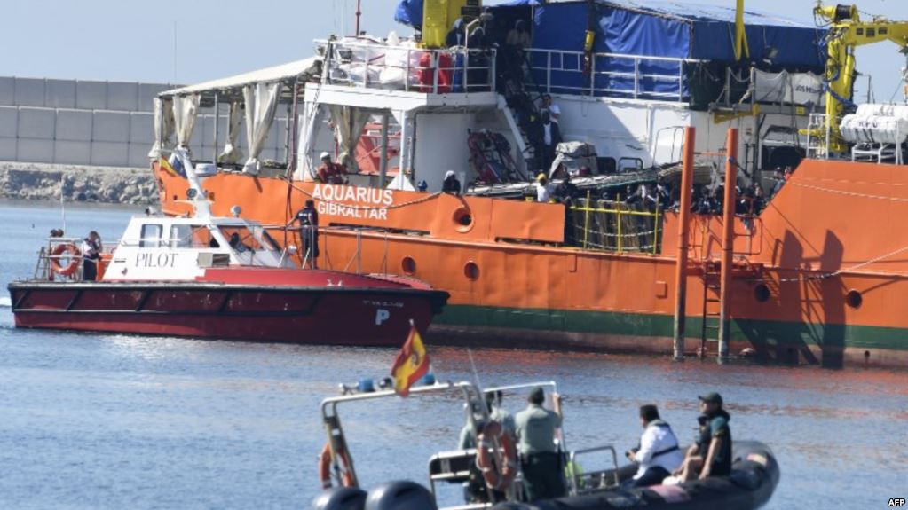 Méditerranée: 108 migrants autorisés à accoster en Sicile, incertitude pour 234 autres