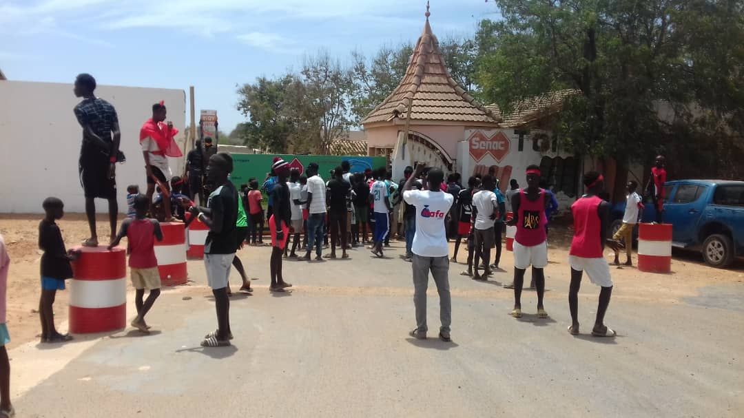 Photos Sébikotane: Les images des échauffourées entre les jeunes de l'ASC Darou Salam et l'usine SENAC