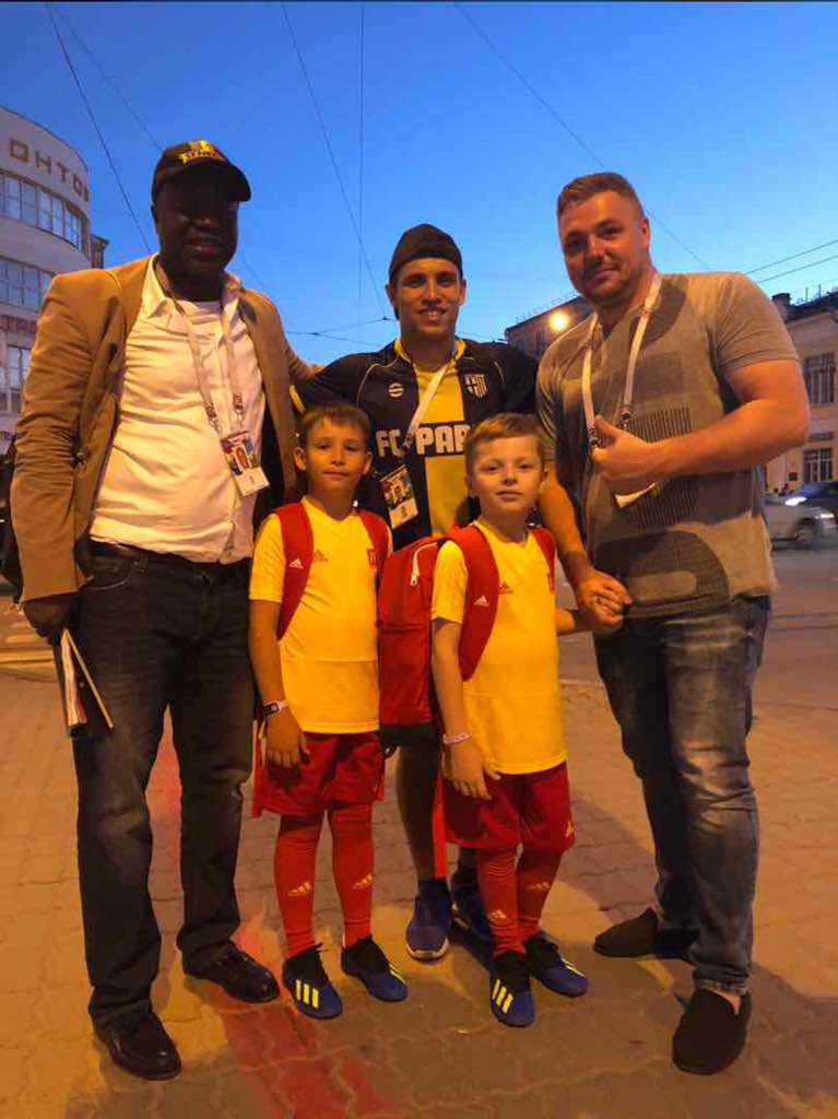 Photo : L’homme d’affaires, Aly Mané, supporte les Lions de la Téranga