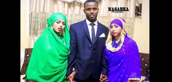 Somalie : un homme épouse ses deux femmes le même jour (vidéo)