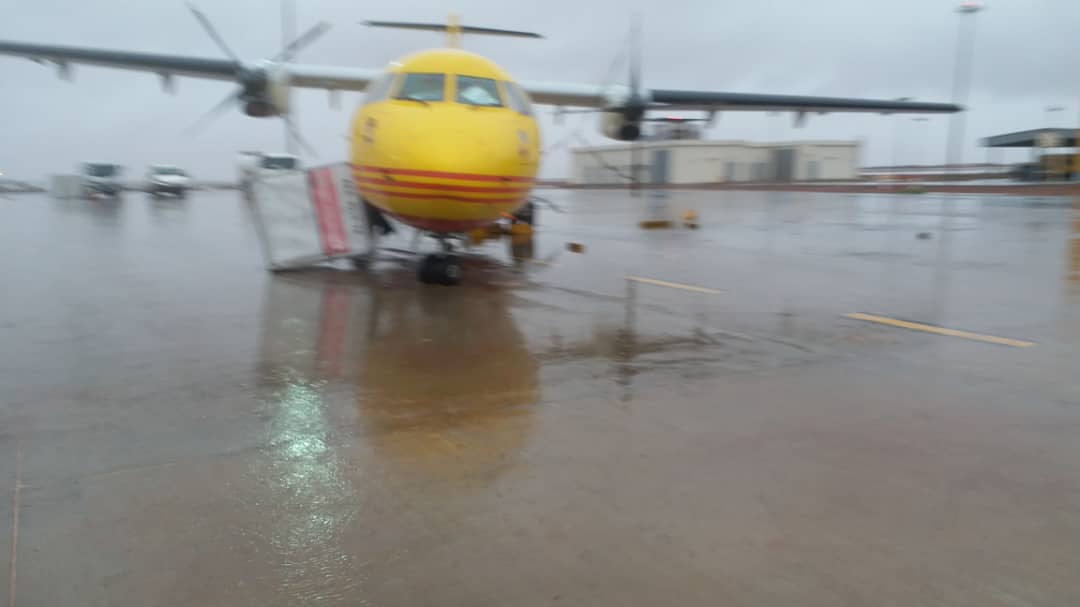AIBD : Des avions de DHL et de Air Sénégal endommagés et cloués au sol à cause du vent et la pluie (Photos)