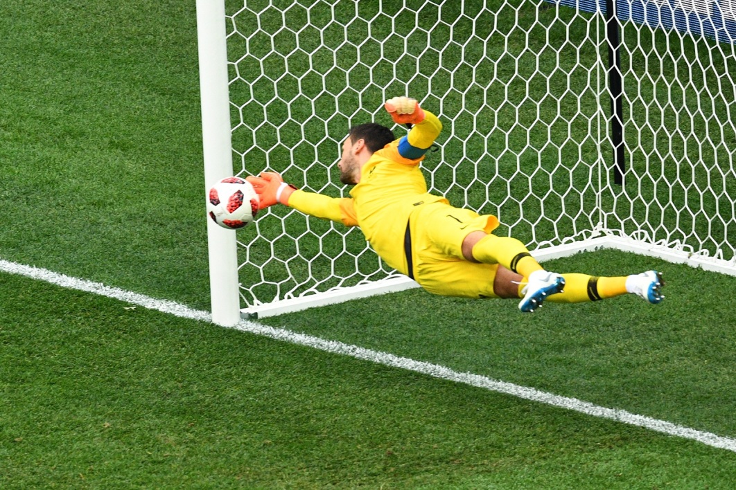 France-Belgique: Lloris-Courtois, le duel entre les "meilleurs gardiens du tournoi"