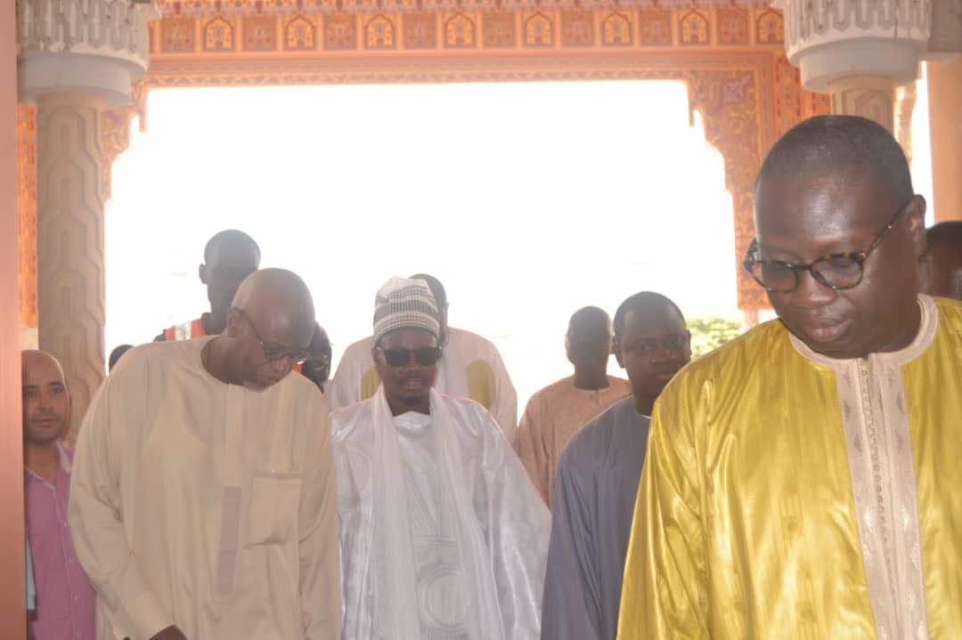 Serigne Bass Abdou Khadre en visite sur le chantier de Massalikoul Jinane