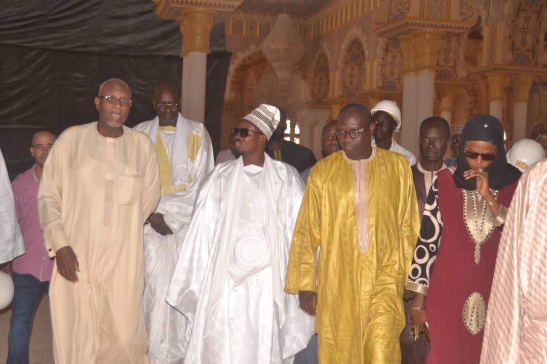 Serigne Bass Abdou Khadre en visite sur le chantier de Massalikoul Jinane