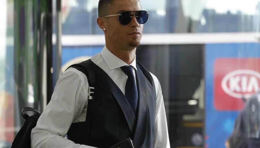 Photos – Arrivée de Cristiano Ronaldo à Turin Photos – Arrivée de Cristiano Ronaldo à Turin