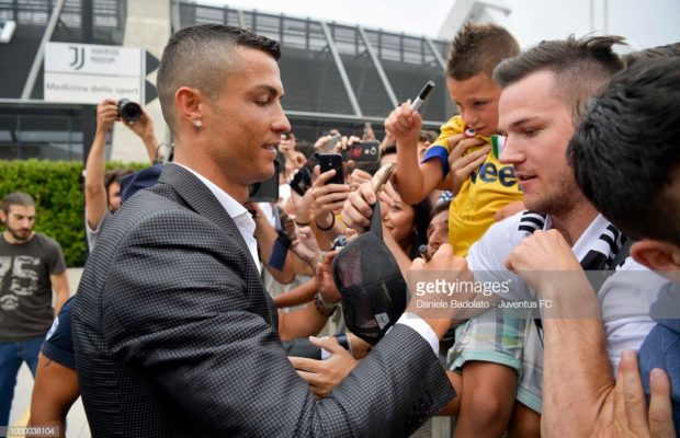 Photos – Arrivée de Cristiano Ronaldo à Turin