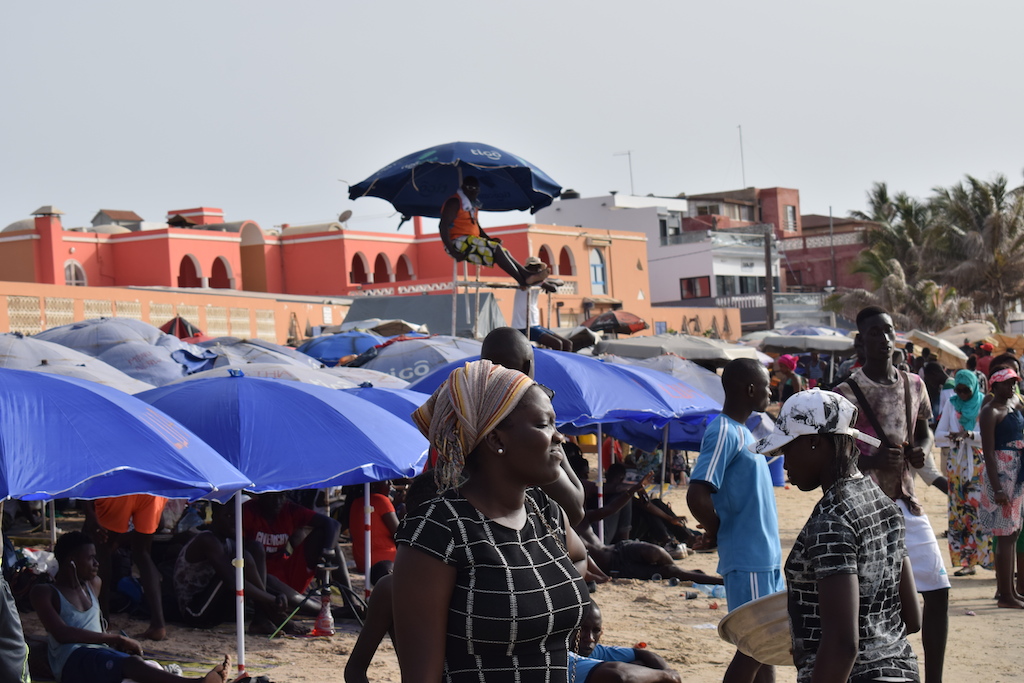 Photos : les vacances ont débuté à la plage de Ngor, c'est chaud