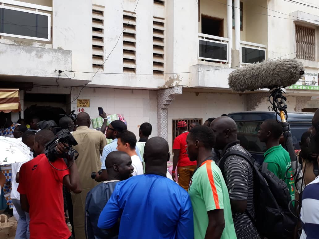 Photos : Modou Lô au chevet des orphelins du centre Keur Serigne Saliou