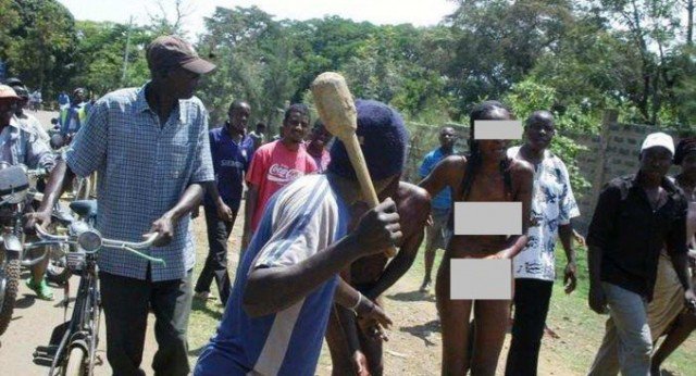 Zimbabwe - Scandale : Une femme adultère et son amant enfermés toute la nuit par les voisins puis…