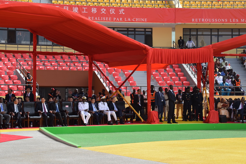 Photos : Remise des clés de l’arène nationale par le président chinois