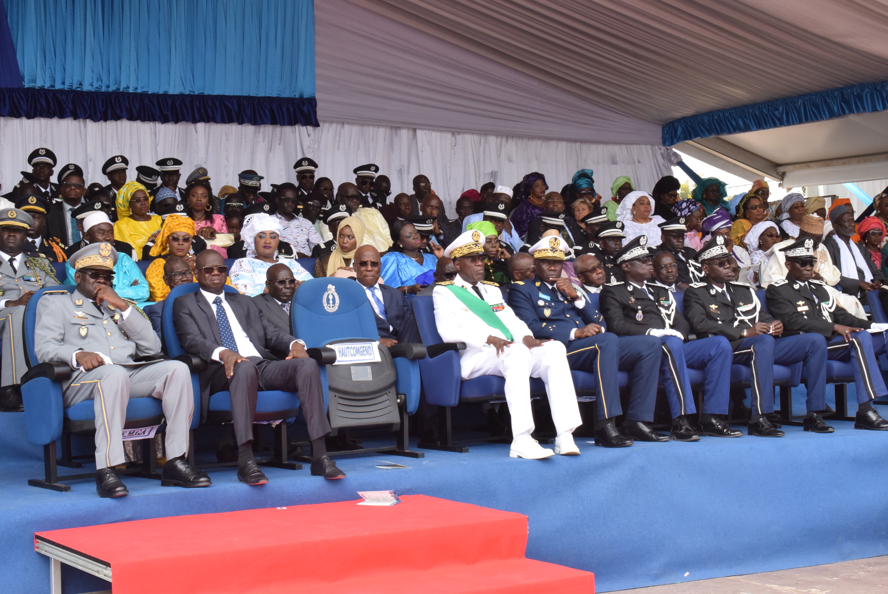 Photos : Installation de Cheikh Sène dans ses fonctions de nouveau Haut Commandant de la Gendarmerie nationale et Directeur de la justice militaire Photos : Installation de Cheikh Sène dans ses fonctions de nouveau Haut Commandant de la Gendarmerie nationale et Directeur de la justice militaire