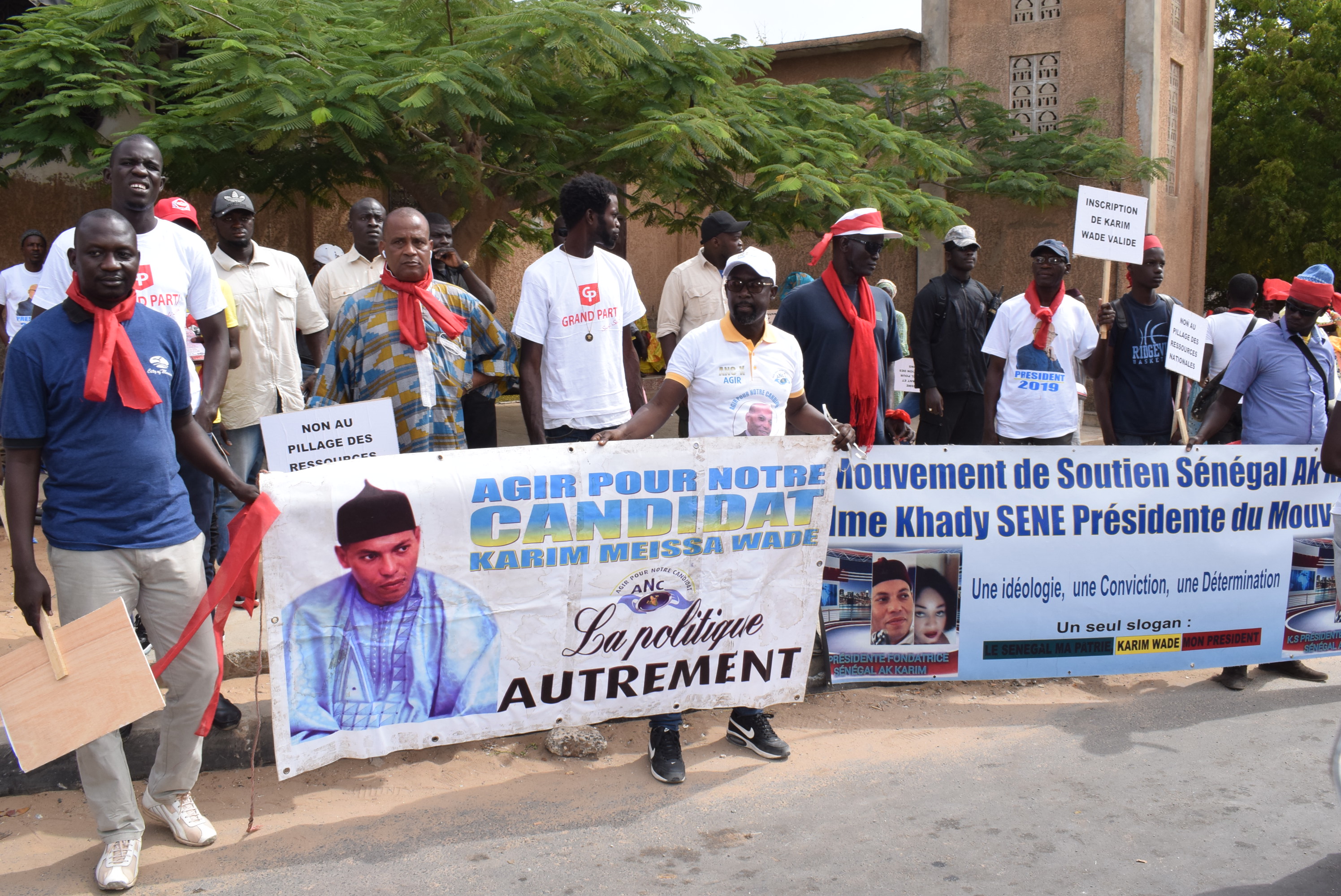 Photos : les images de la marche du Front de Résistance Nationale (FRN) à Guédiawaye et Pikine 