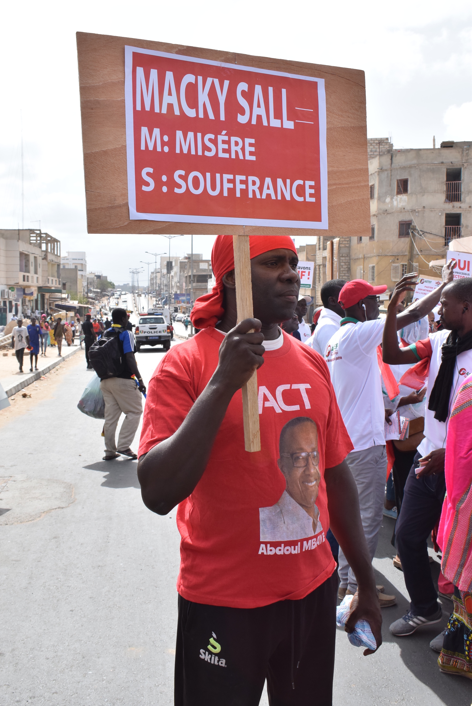 Photos : les images de la marche du Front de Résistance Nationale (FRN) à Guédiawaye et Pikine 