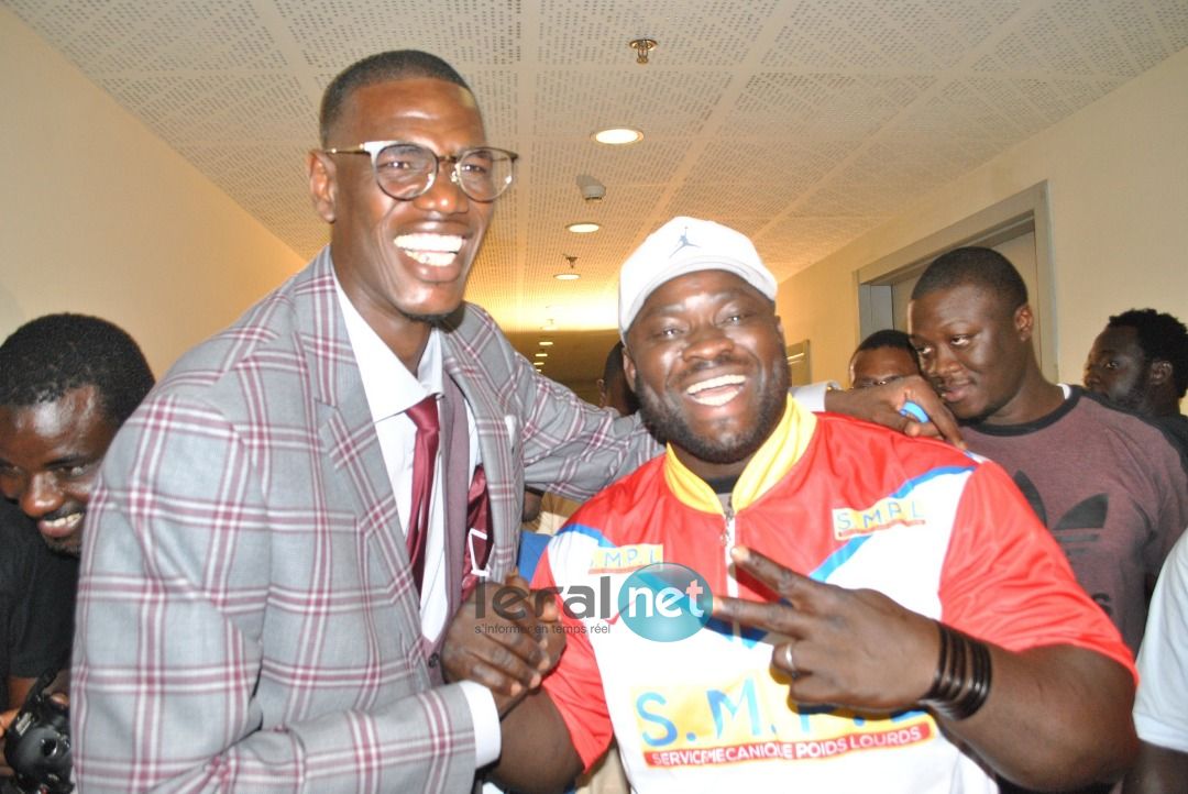 18 photos : les plus belles images du lancement de la série Mbettel au Grand Théâtre