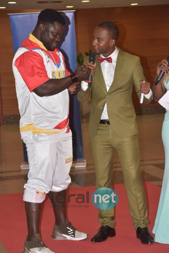 18 photos : les plus belles images du lancement de la série Mbettel au Grand Théâtre