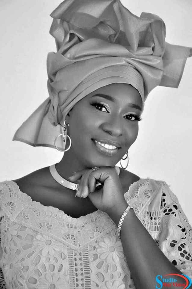 Photos: Très simple et très belle, heureux Ménage Mme Diop 