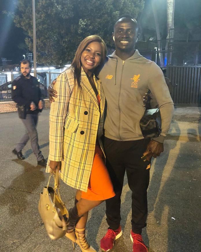05 Photos : la belle complicité entre Sadio Mané et des membres de sa famille